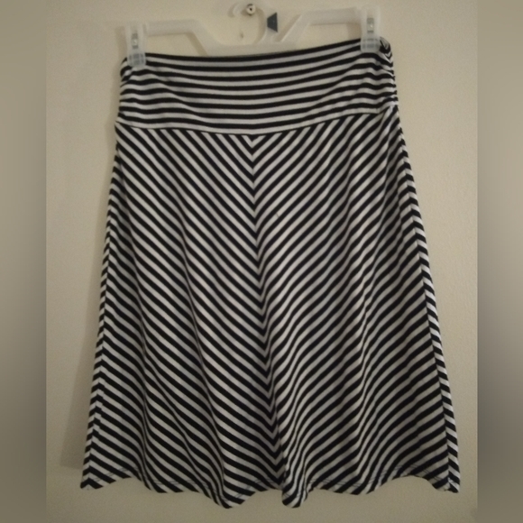 Faded Glory Skirt - Picture 2 of 4